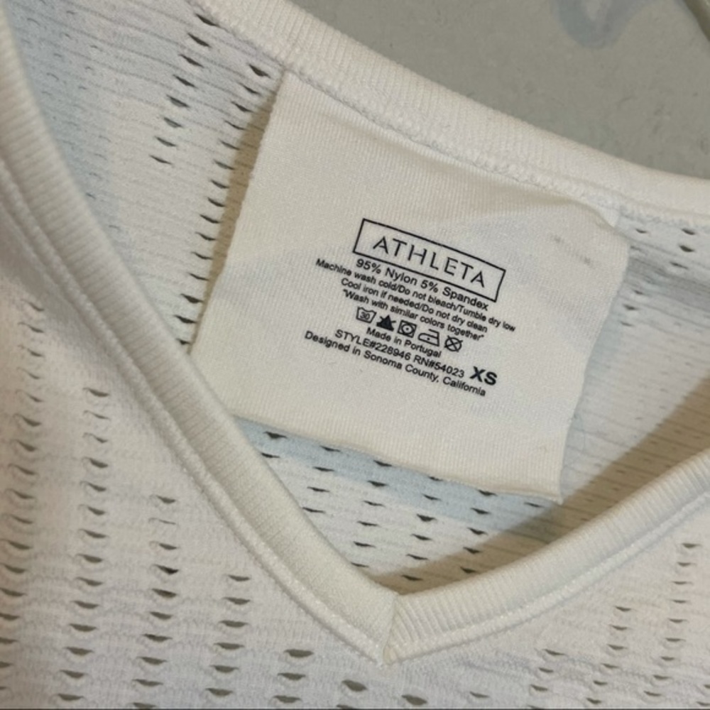 Athleta‎ Rouche Performance Tee - Picture 2 of 3